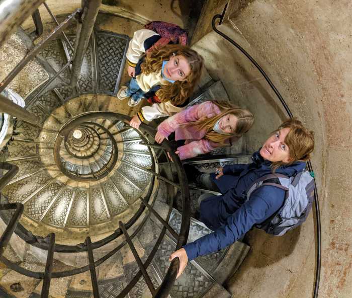 Arc de Triomphe met kinderen Arc de Triomphe met kinderen