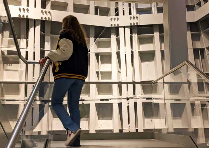 Louis Vuitton Foundation met kinderen Louis Vuitton Foundation met kinderen